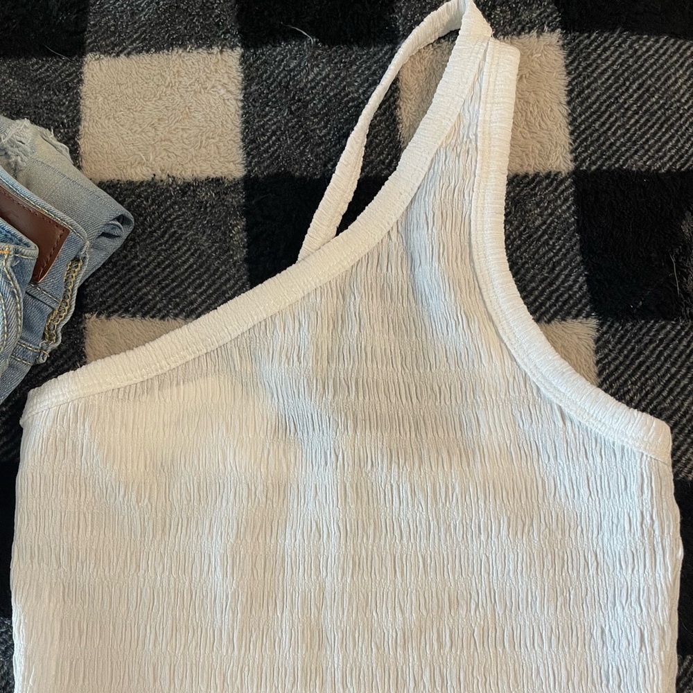American Eagle white crop top
